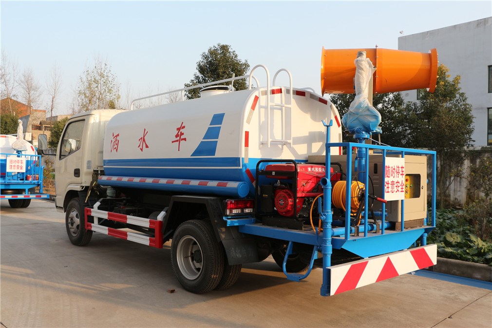 東風多利卡（3方）綠化噴灑車