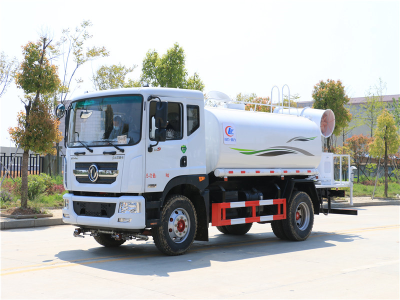 國六D9東風大多利卡12方噴霧車